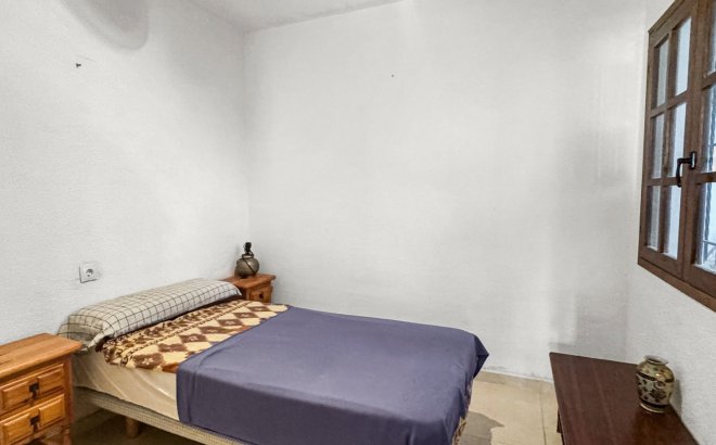 Resale - Bungalow -
Torrevieja - Costa Blanca