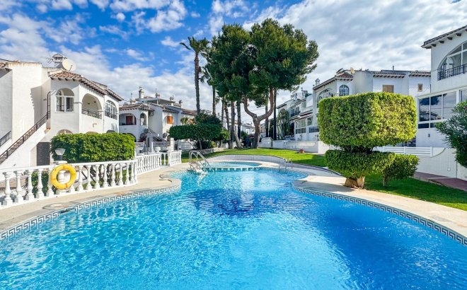 Resale - Bungalow -
Torrevieja - Costa Blanca