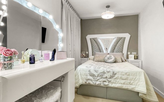 Resale - Apartment -
Torrevieja - Costa Blanca