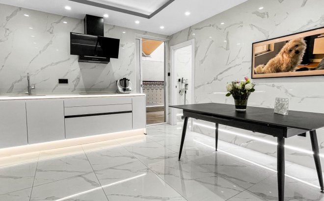 Resale - Apartment -
Torrevieja - Costa Blanca