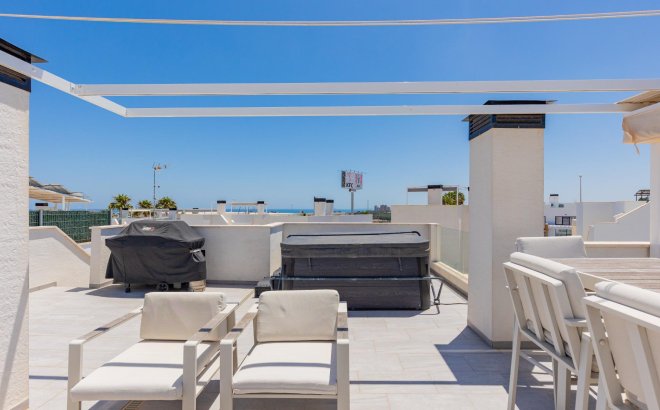 Resale - Villa -
Orihuela Costa - Lomas de Cabo Roig