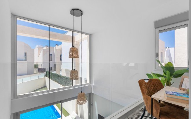 Resale - Villa -
Orihuela Costa - Lomas de Cabo Roig