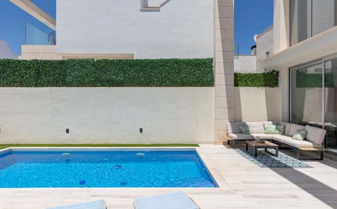 Resale - Villa -
Orihuela Costa - Lomas de Cabo Roig