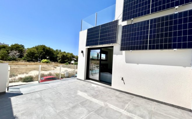 Resale - Villa -
Villamartin - Costa Blanca