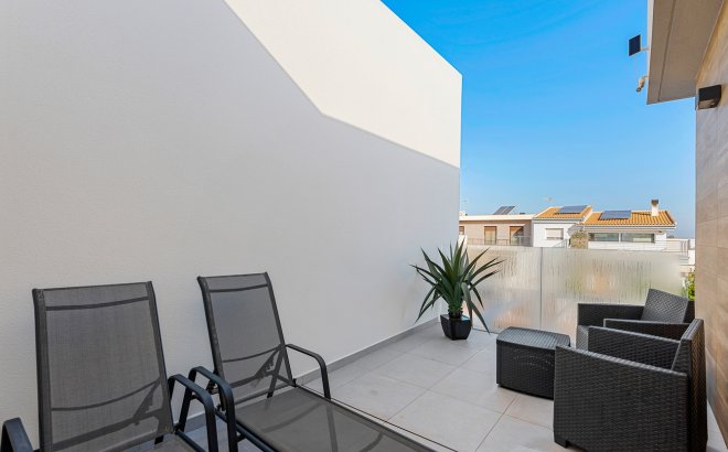 Resale - Semi Detached -
Rojales - Town