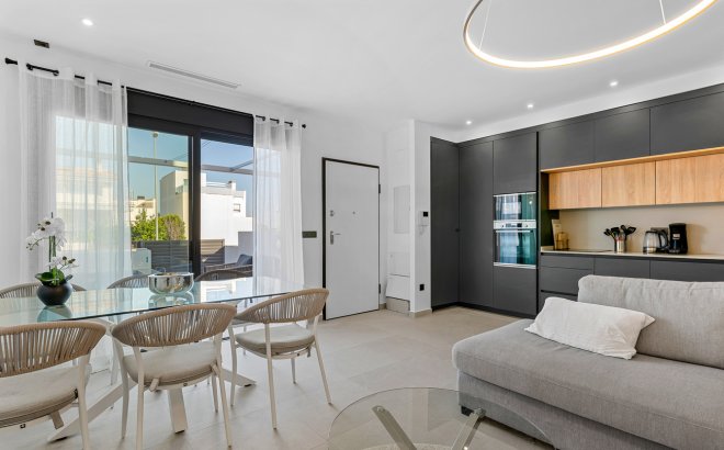 Resale - Semi Detached -
Rojales - Town