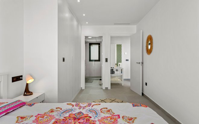 Resale - Semi Detached -
Rojales - Town