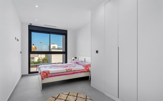 Resale - Semi Detached -
Rojales - Town