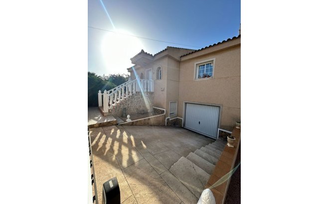 Resale - Villa -
Torrevieja - Aguas Nuevas
