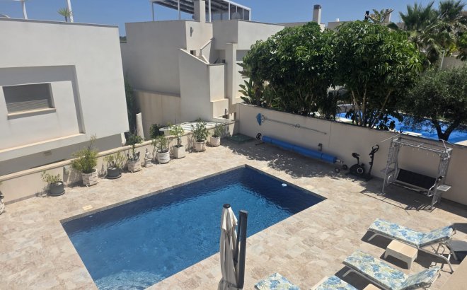 Revente - Villa -
San Miguel de Salinas - Inland