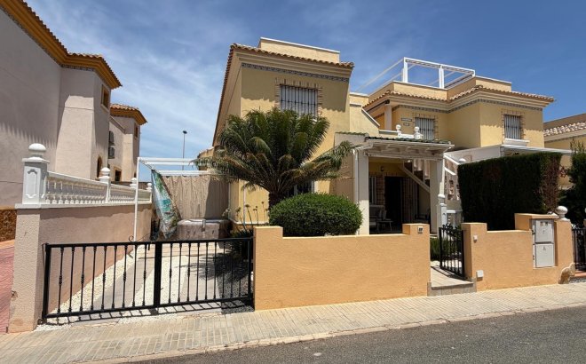 Resale - Town House -
Orihuela Costa - Los Dolses