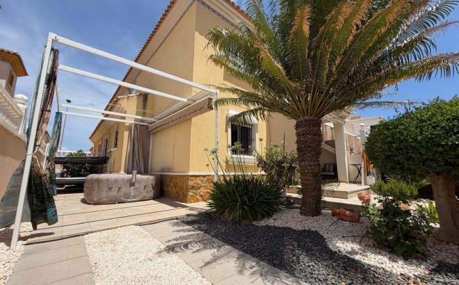 Resale - Town House -
Orihuela Costa - Los Dolses