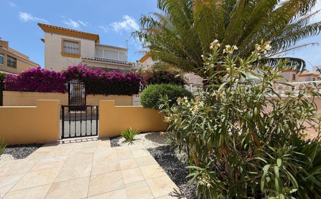 Resale - Town House -
Orihuela Costa - Los Dolses