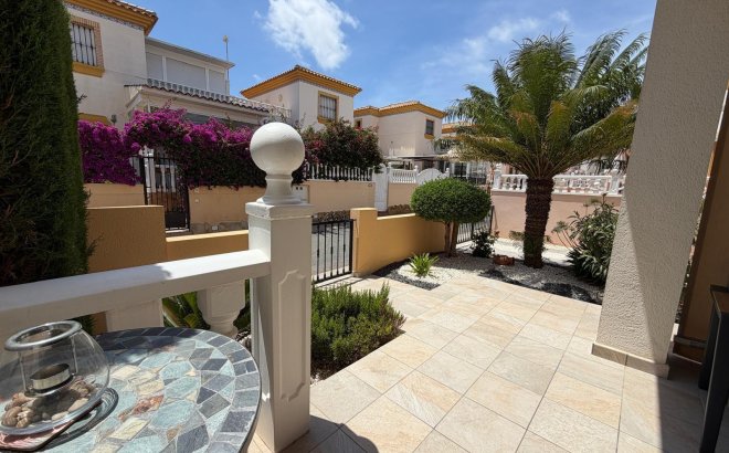 Resale - Town House -
Orihuela Costa - Los Dolses