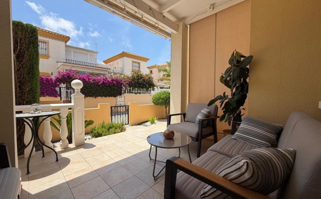 Resale - Town House -
Orihuela Costa - Los Dolses