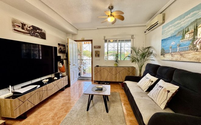 Resale - Town House -
Torrevieja - La Siesta - El Salado - Torreta