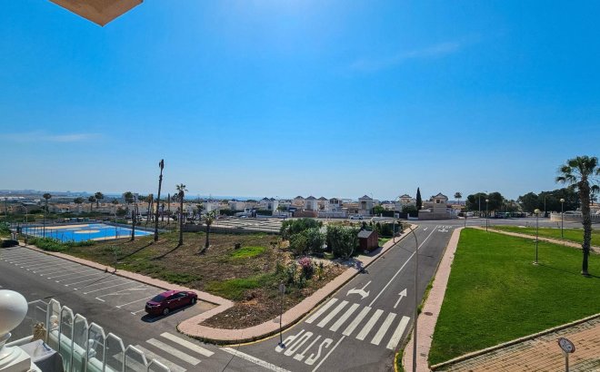 Resale - Bungalow -
Orihuela Costa - Los Altos