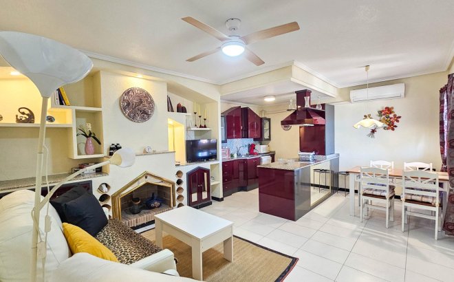 Resale - Bungalow -
Orihuela Costa - Los Altos