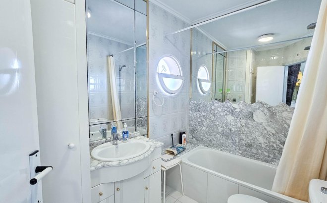 Resale - Bungalow -
Orihuela Costa - Los Altos
