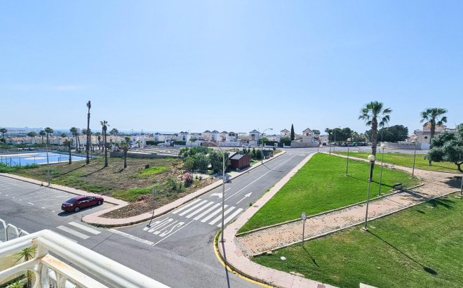 Resale - Bungalow -
Orihuela Costa - Los Altos