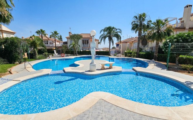 Resale - Bungalow -
Orihuela Costa - Los Altos