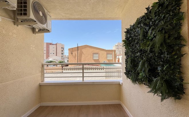Resale - Apartment -
Torrevieja - Nueva Torrevieja