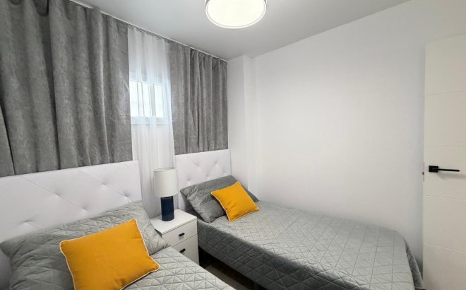 Resale - Apartment -
Torrevieja - Nueva Torrevieja