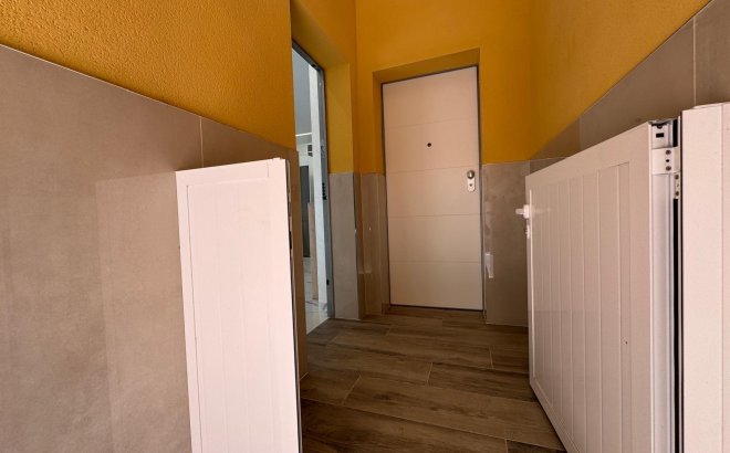 Resale - Apartment -
Torrevieja - Estacion De Autobuses