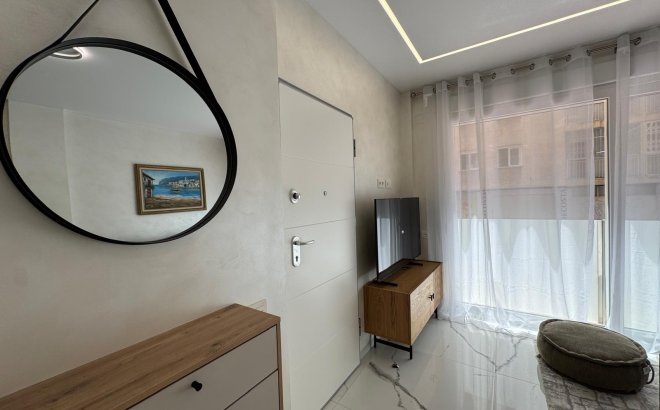 Resale - Apartment -
Torrevieja - Estacion De Autobuses