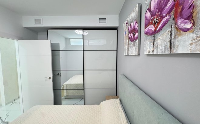 Resale - Apartment -
Torrevieja - Estacion De Autobuses