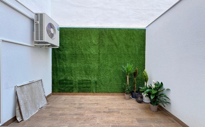 Resale - Apartment -
Torrevieja - Estacion De Autobuses