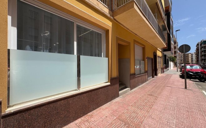 Herverkoop - Appartement -
Torrevieja - Estacion De Autobuses