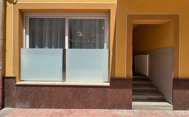 Herverkoop - Appartement -
Torrevieja - Estacion De Autobuses