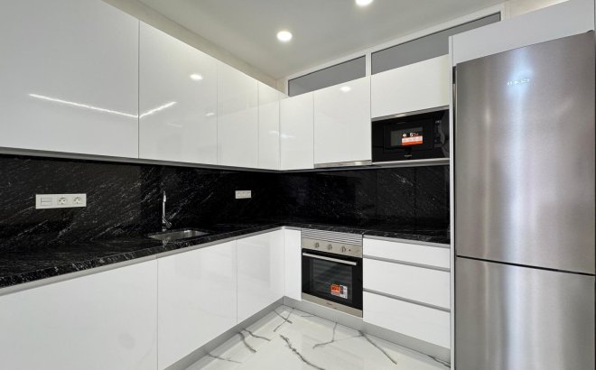 Herverkoop - Appartement -
Torrevieja - Estacion De Autobuses