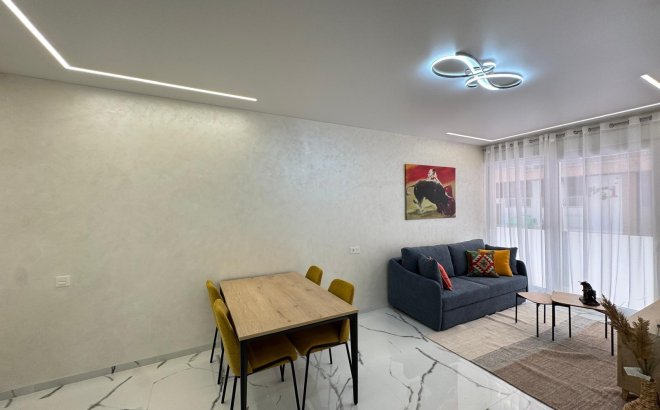 Herverkoop - Appartement -
Torrevieja - Estacion De Autobuses