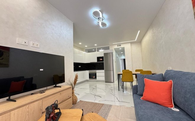 Herverkoop - Appartement -
Torrevieja - Estacion De Autobuses