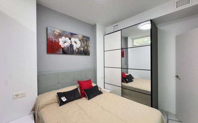 Herverkoop - Appartement -
Torrevieja - Estacion De Autobuses