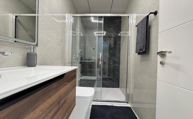 Herverkoop - Appartement -
Torrevieja - Estacion De Autobuses