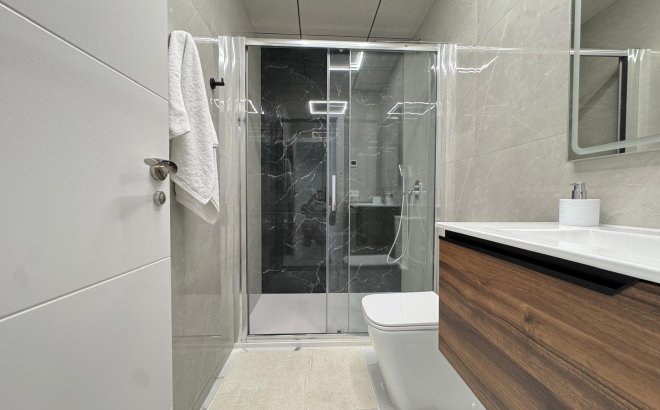Herverkoop - Appartement -
Torrevieja - Estacion De Autobuses
