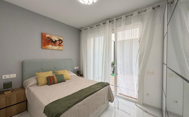 Herverkoop - Appartement -
Torrevieja - Estacion De Autobuses