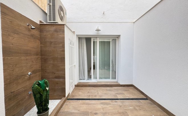Herverkoop - Appartement -
Torrevieja - Estacion De Autobuses