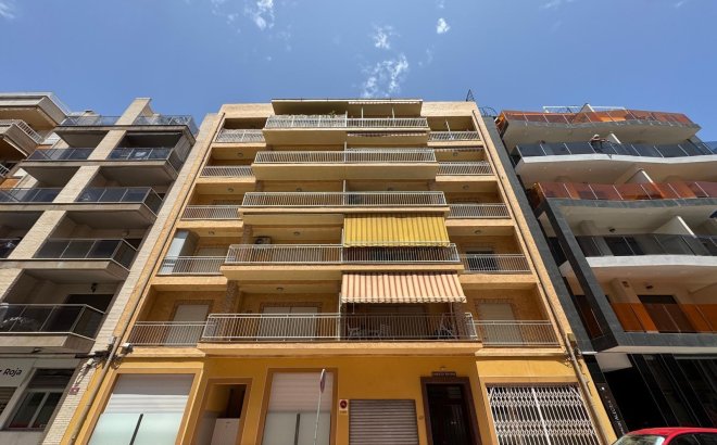 Herverkoop - Appartement -
Torrevieja - Estacion De Autobuses