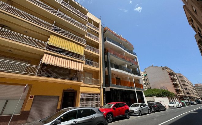 Herverkoop - Appartement -
Torrevieja - Estacion De Autobuses