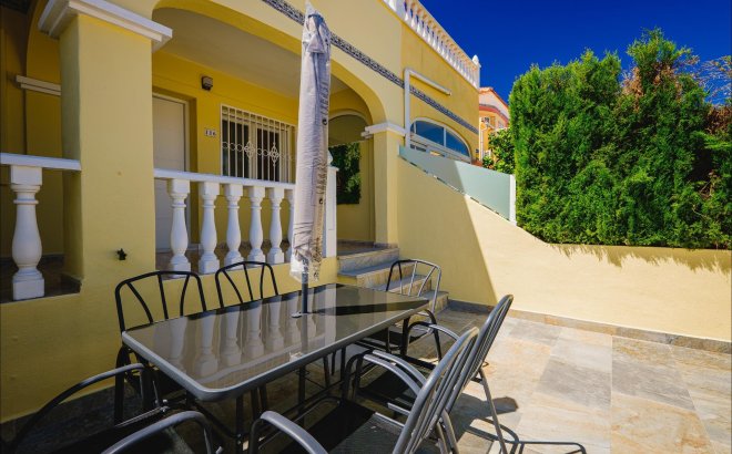 Resale - Town House -
Orihuela Costa - Las Filipinas