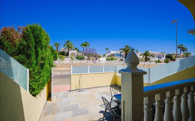 Resale - Town House -
Orihuela Costa - Las Filipinas
