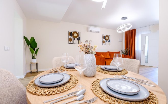 Resale - Town House -
Orihuela Costa - Las Filipinas