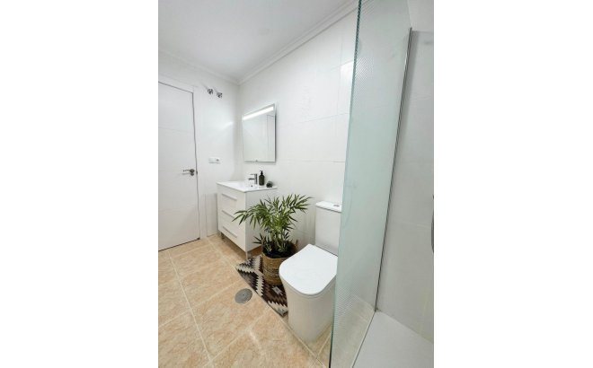 Resale - Apartment -
Torrevieja - Antonio Machado