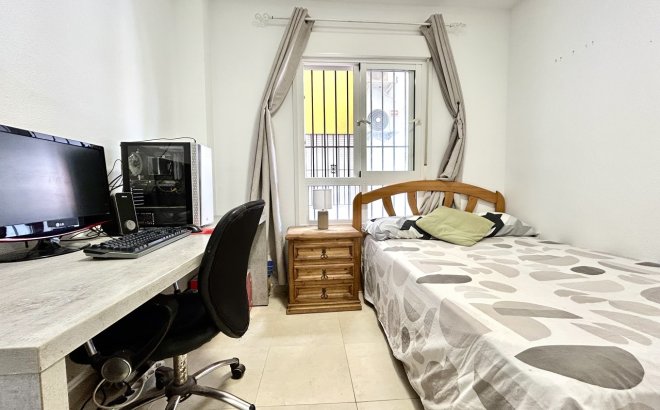 Resale - Apartment -
Villamartin - Costa Blanca