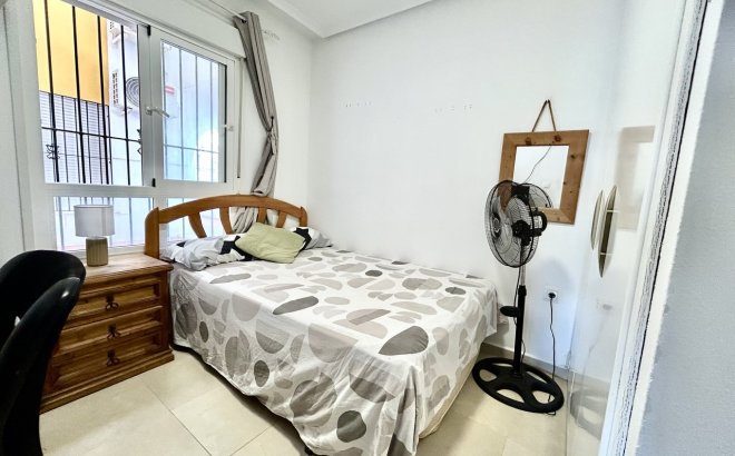 Resale - Apartment -
Villamartin - Costa Blanca