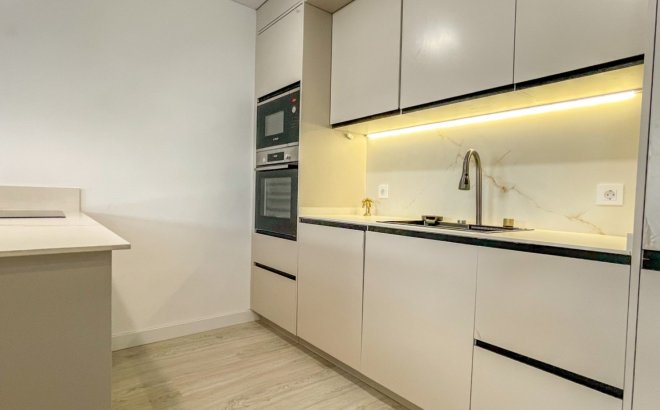 Resale - Apartment -
Torrevieja - Costa Blanca